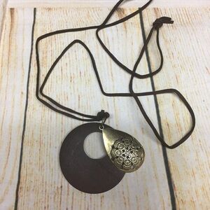 Women's wooden velvet rope necklace